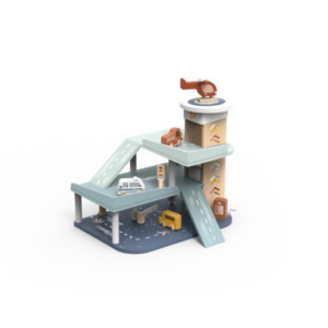 חניון מכוניות גדול מעץ